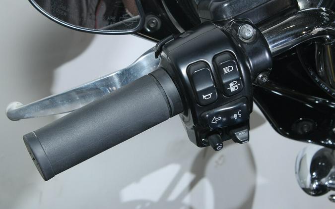 Used 2018 Harley-Davidson 115th Anniversary Street Glide Grand American Touring Motorcycle For Sale In Miami, Florida