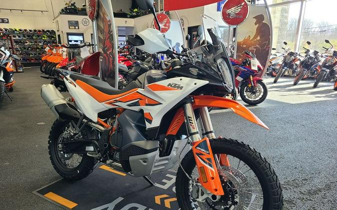 2023 KTM 890 Adventure R First Look [7 Fast Facts + 16 Photos]