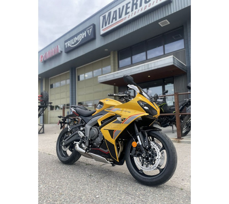 2026 Triumph Daytona 660 Cosmic Yellow Sapphire Black