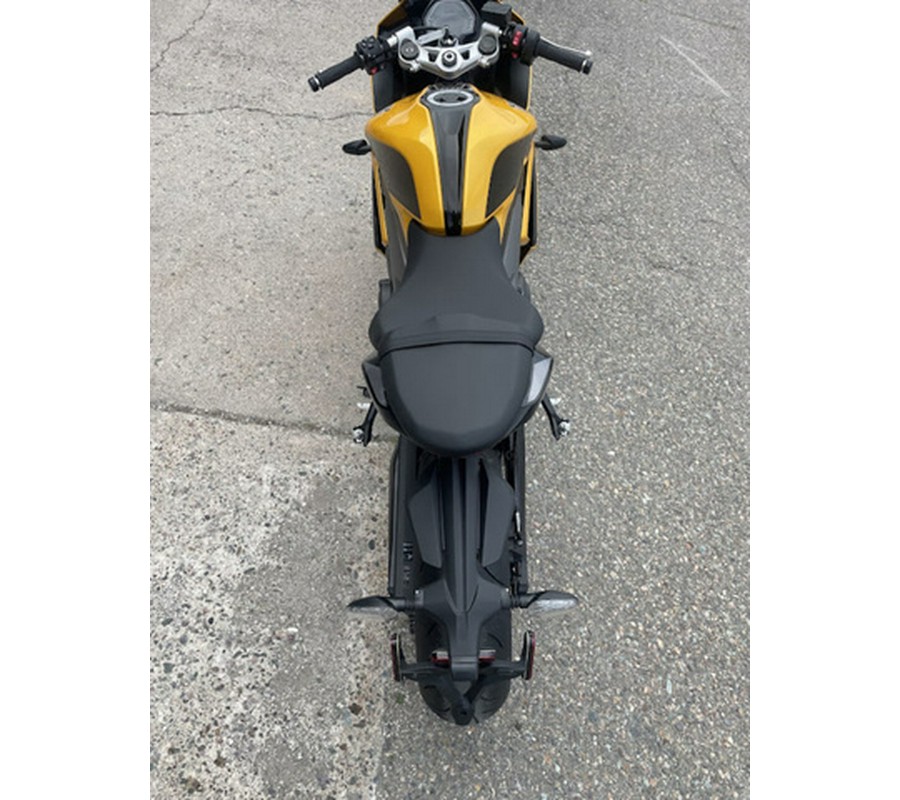 2026 Triumph Daytona 660 Cosmic Yellow Sapphire Black