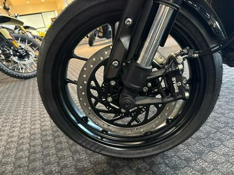 2026 Triumph Thruxton 400
