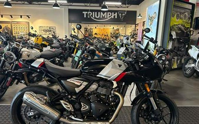 2026 Triumph Thruxton 400