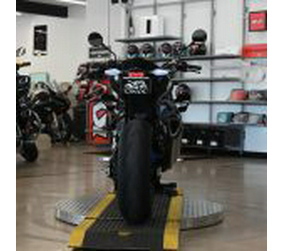2023 BMW M1000R