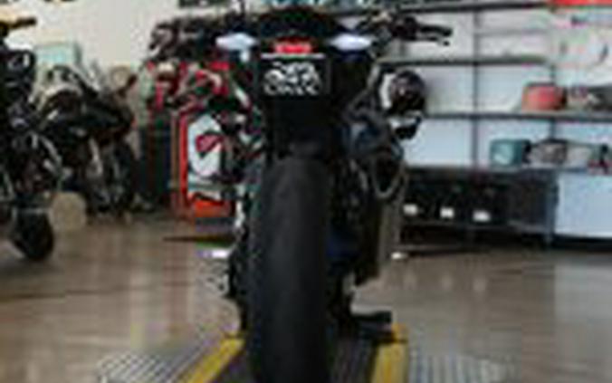 2023 BMW M1000R