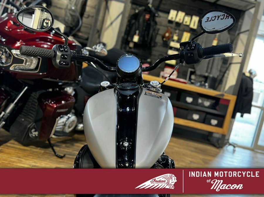 2023 Indian Motorcycle® Chief® Bobber Dark Horse® Silver Quartz Smoke