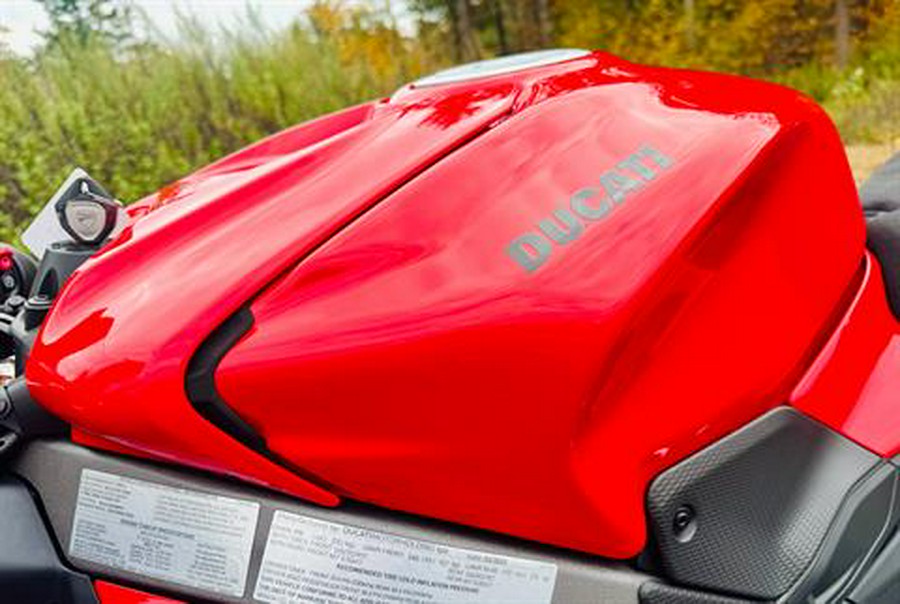 2025 Ducati Panigale V4 S