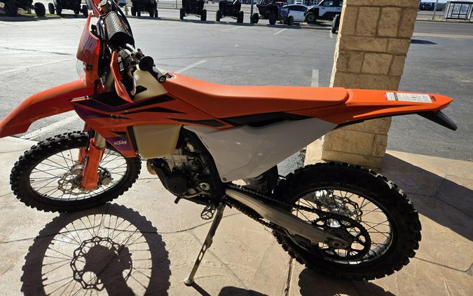 2024 KTM XC 450 FW
