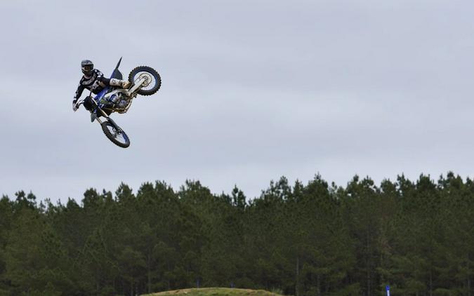 2027 Yamaha YZ450F Monster Energy Edition - 001652