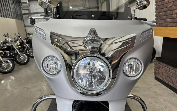 2018 Indian Motorcycle® Chieftain® Classic ABS Star Silver Smoke