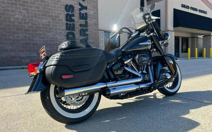 2019 Harley-Davidson® FLHCS - Heritage Classic 114