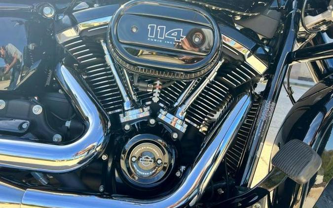 2019 Harley-Davidson® FLHCS - Heritage Classic 114