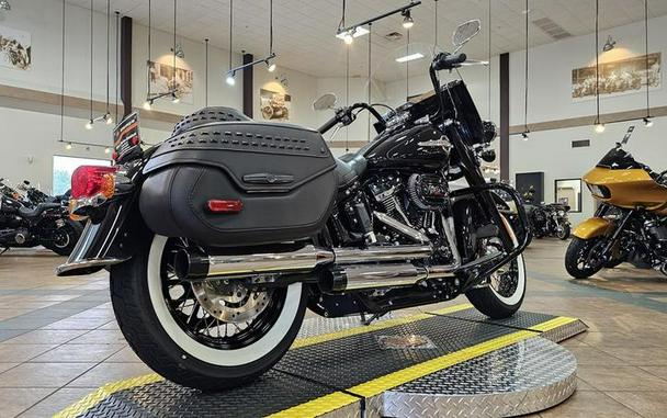 2019 Harley-Davidson® FLHCS - Heritage Classic 114