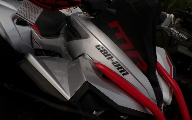 2024 Can-Am® Renegade X mr 1000 R Hyper Silver & Legion Red