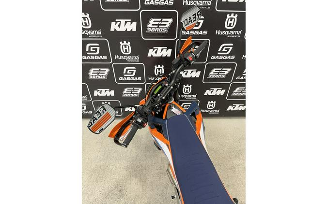 2024 KTM 690 SMC R