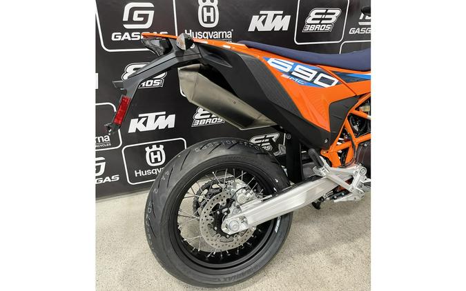 2024 KTM 690 SMC R