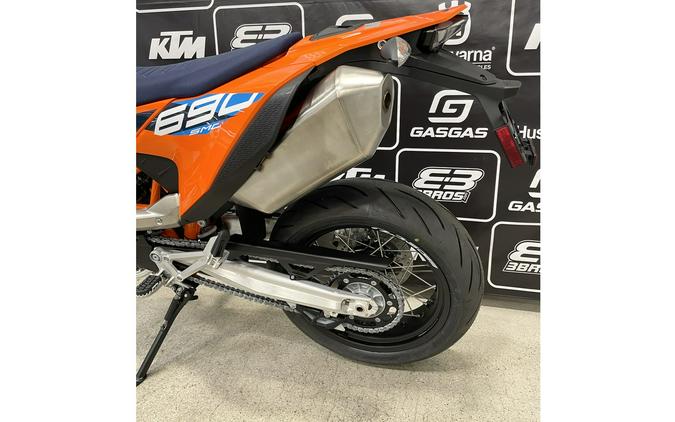 2024 KTM 690 SMC R