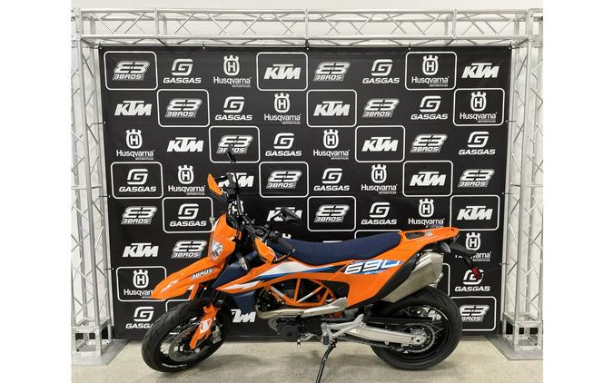 2024 KTM 690 SMC R