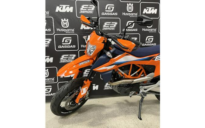 2024 KTM 690 SMC R