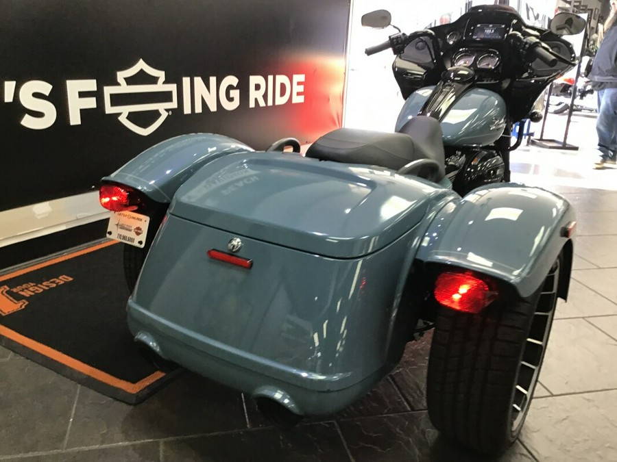 2024 Harley-Davidson® Road Glide® 3 Sharkskin Blue - Black Finish