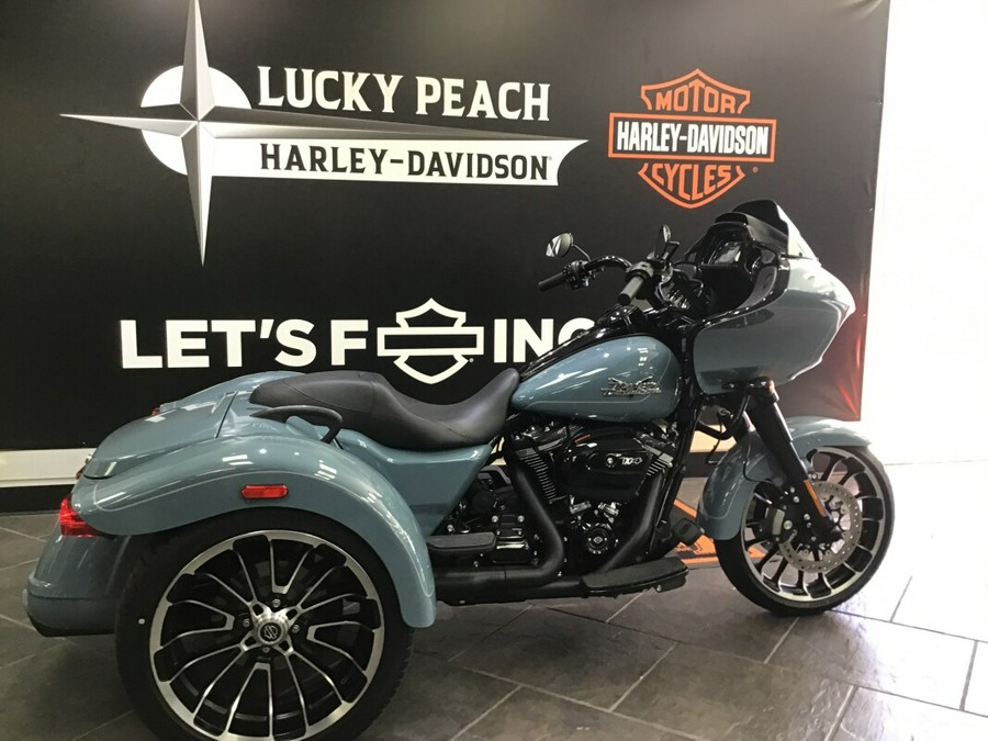 2024 Harley-Davidson® Road Glide® 3 Sharkskin Blue - Black Finish