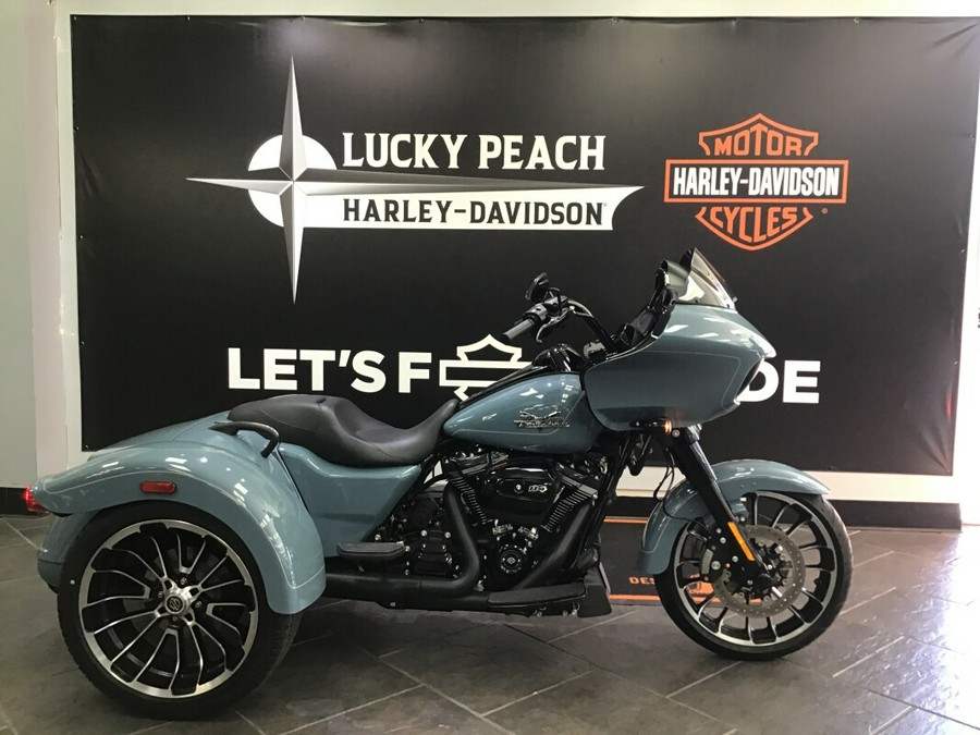 2024 Harley-Davidson® Road Glide® 3 Sharkskin Blue - Black Finish