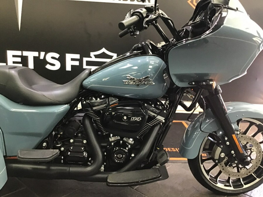 2024 Harley-Davidson® Road Glide® 3 Sharkskin Blue - Black Finish