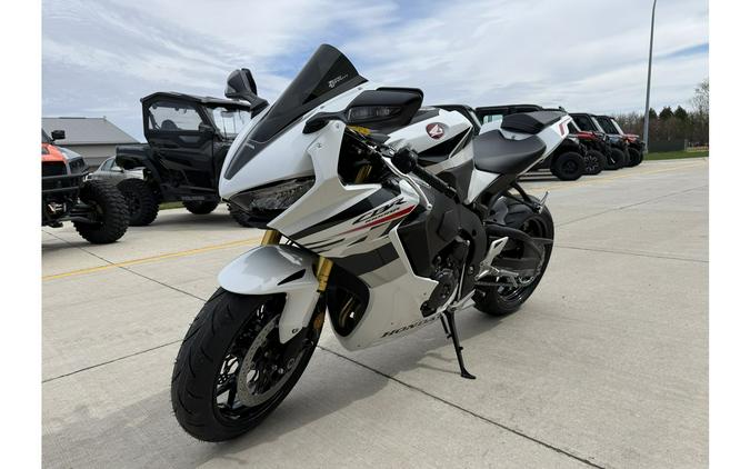 2026 CBR1000RR Base - Honda