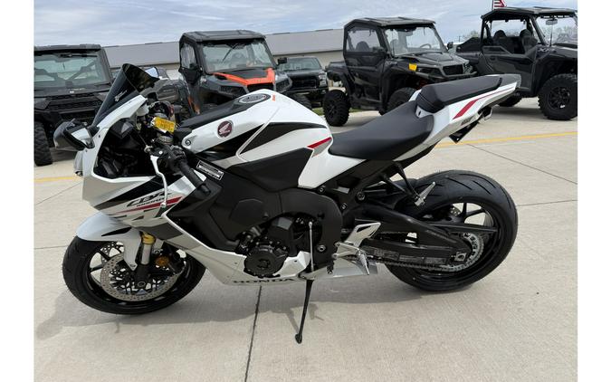 2026 CBR1000RR Base - Honda