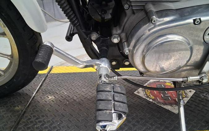 2000 Harley-Davidson® XL883C - Sportster® Custom 883C