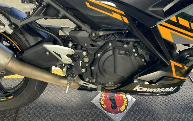 2018 Kawasaki Ninja® 400 ABS Pearl Solar Yellow/Pearl Storm Gray/Ebony