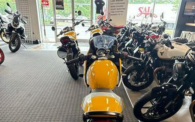 2026 Triumph Thruxton 400