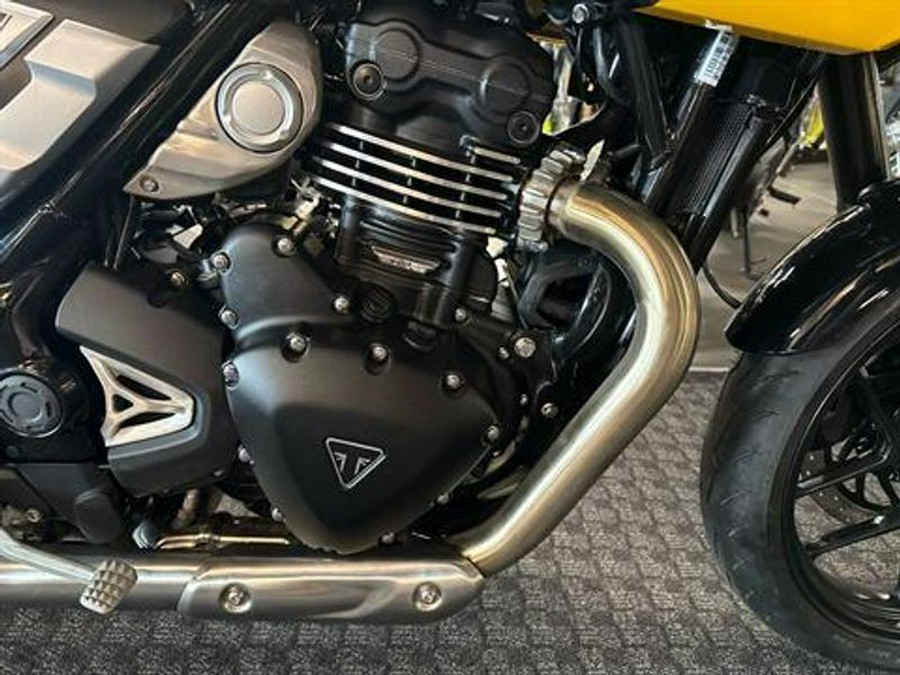 2026 Triumph Thruxton 400