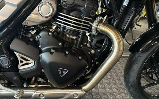 2026 Triumph Thruxton 400
