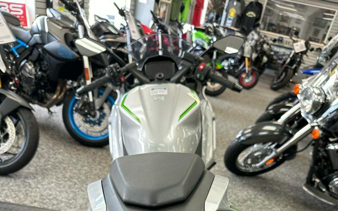 2024 Kawasaki Ninja 7 Hybrid ABS