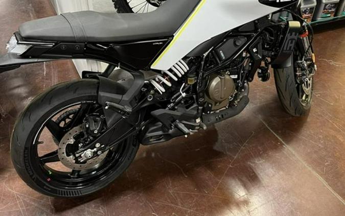 2024 Husqvarna® Svartpilen 401