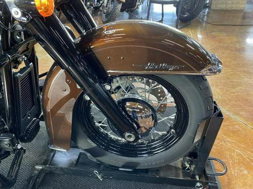 2018 Harley-Davidson Softail Heritage Classic 114 Review — From...