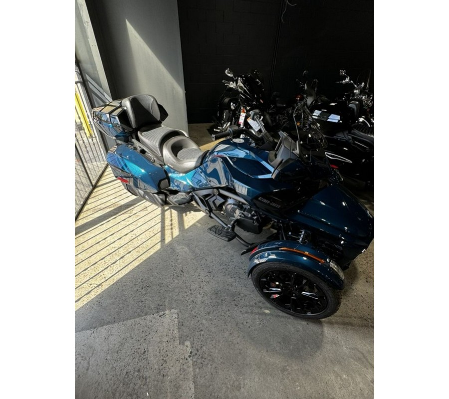 2024 Can-Am® Spyder F3 Limited Dark Wheels