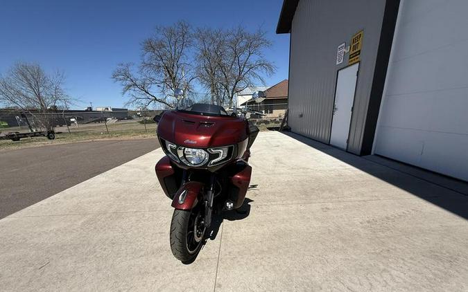 2022 Indian Motorcycle® Pursuit Limited Maroon Metallic/Crimson Metallic