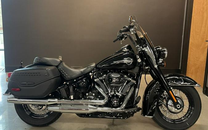 2020 Harley-Davidson® Heritage Classic 114 Vivid Black