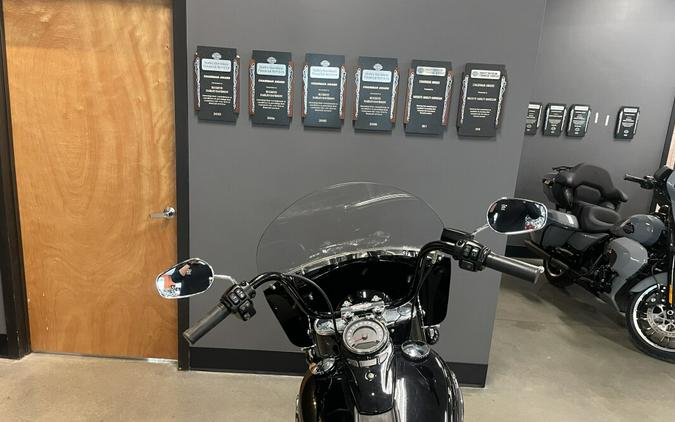 2020 Harley-Davidson® Heritage Classic 114 Vivid Black