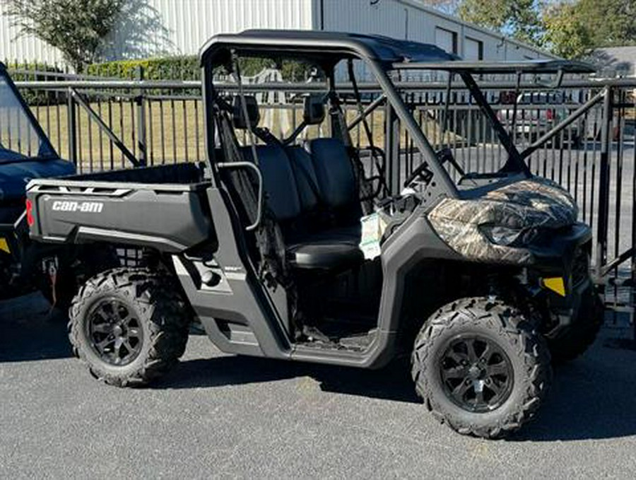 2025 Can-Am Defender DPS HD7