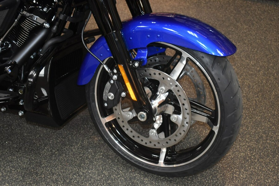 FLTRX 2025 Road Glide™