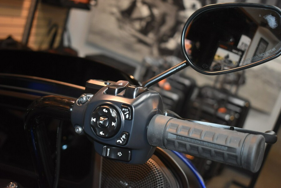 FLTRX 2025 Road Glide™