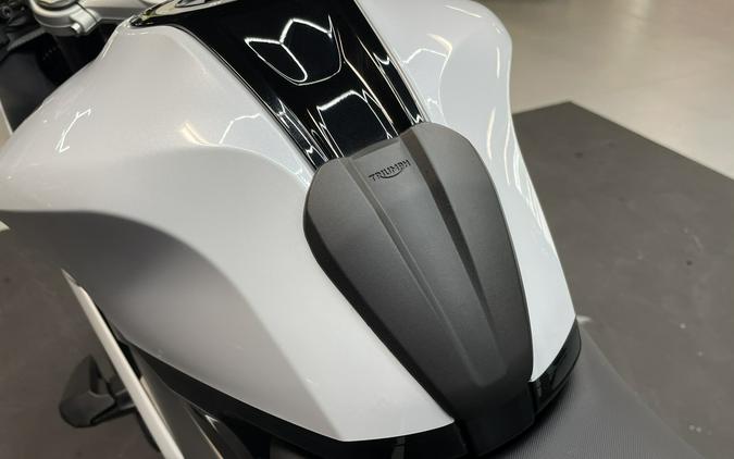2025 Triumph Daytona 660 White/Black