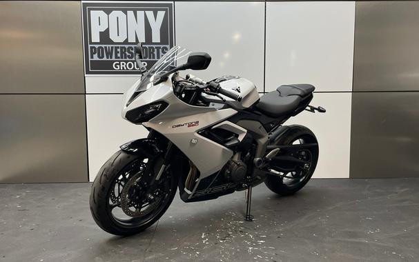 2025 Triumph Daytona 660 White/Black