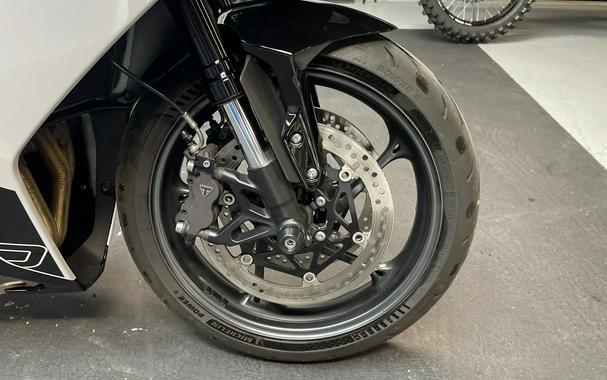 2025 Triumph Daytona 660 White/Black