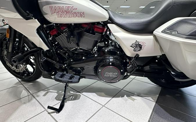 2024 Harley-Davidson® CVO™ Road Glide® ST Golden White Pearl