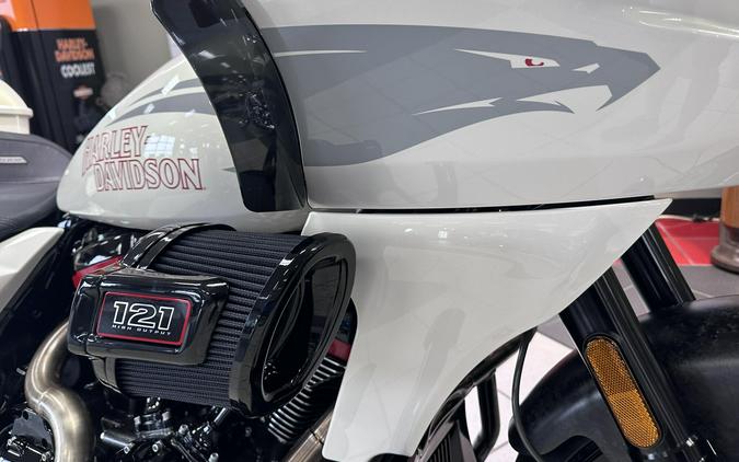2024 Harley-Davidson® CVO™ Road Glide® ST Golden White Pearl