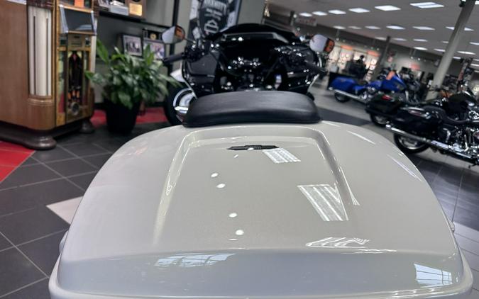 2024 Harley-Davidson® CVO™ Road Glide® ST Golden White Pearl