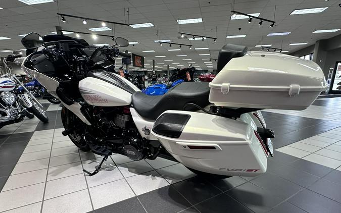 2024 Harley-Davidson® CVO™ Road Glide® ST Golden White Pearl